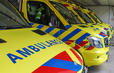Ambulance spoedrit naar Bezuidenhoutseweg in Den Haag